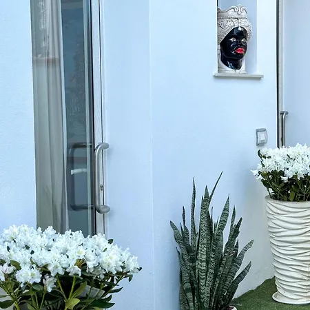 Konukevi Vicoletto Fiorito 4*